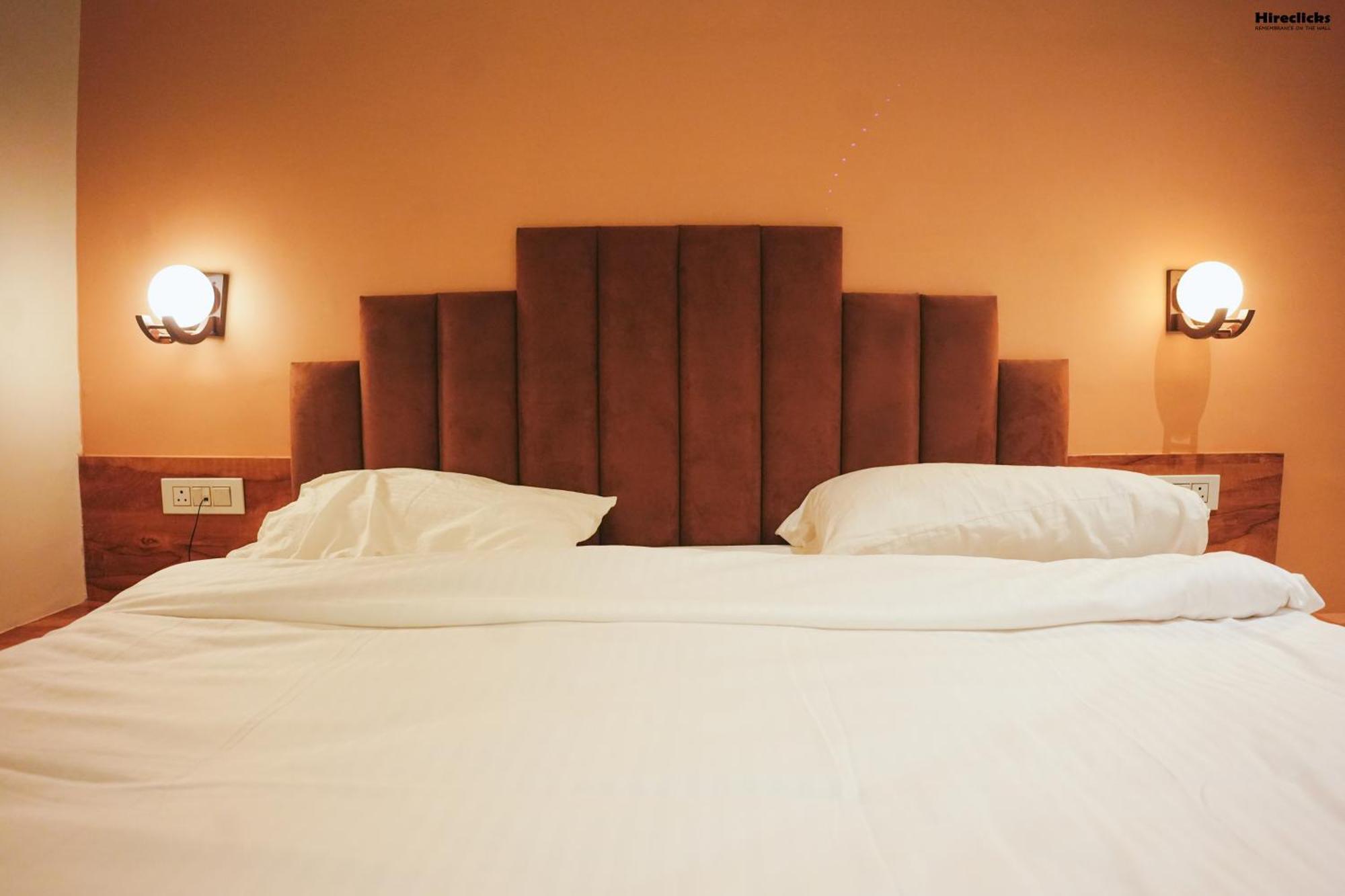 The Krati Resort & Convention Centre Bareilly Exteriör bild