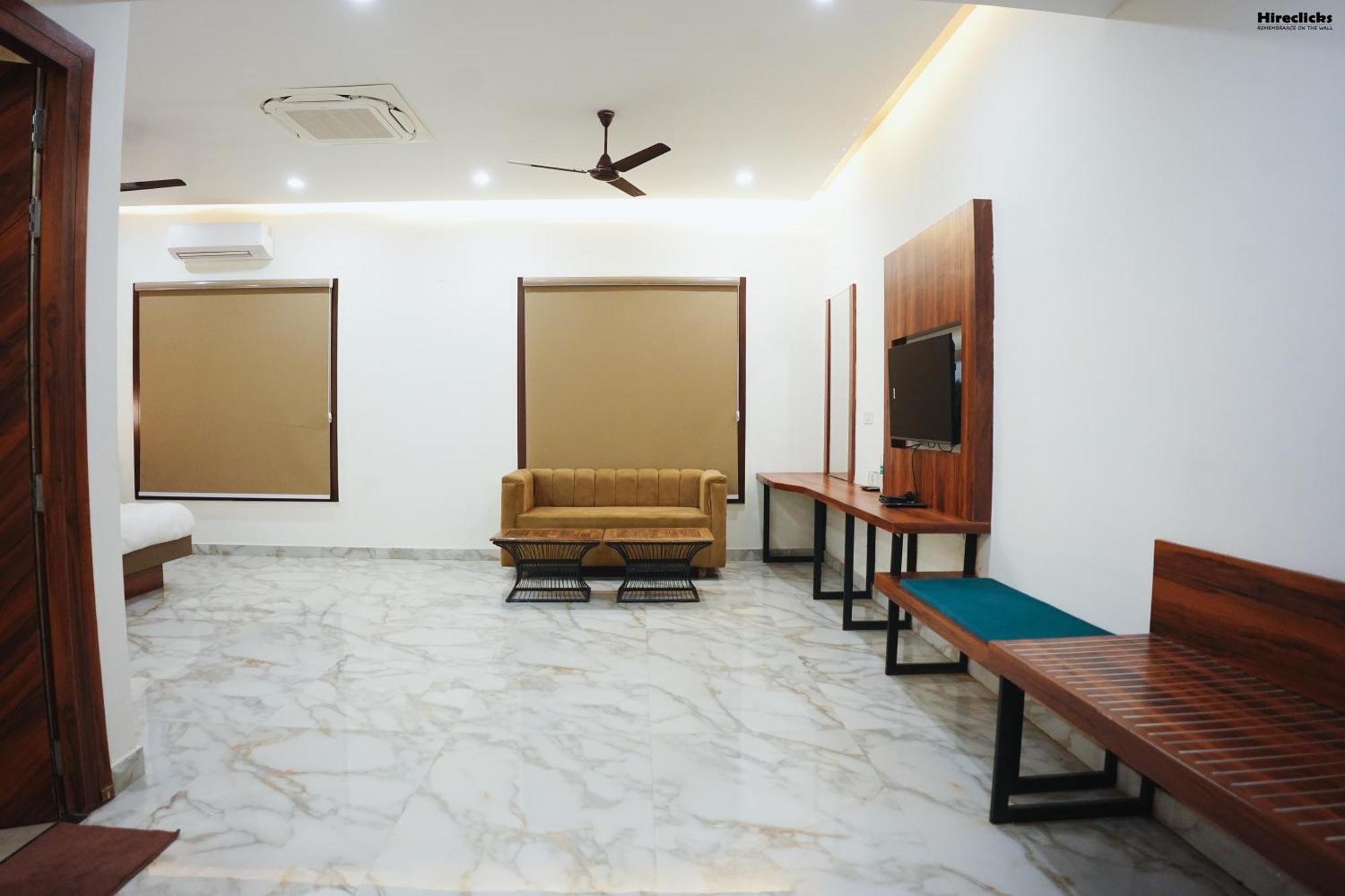 The Krati Resort & Convention Centre Bareilly Exteriör bild