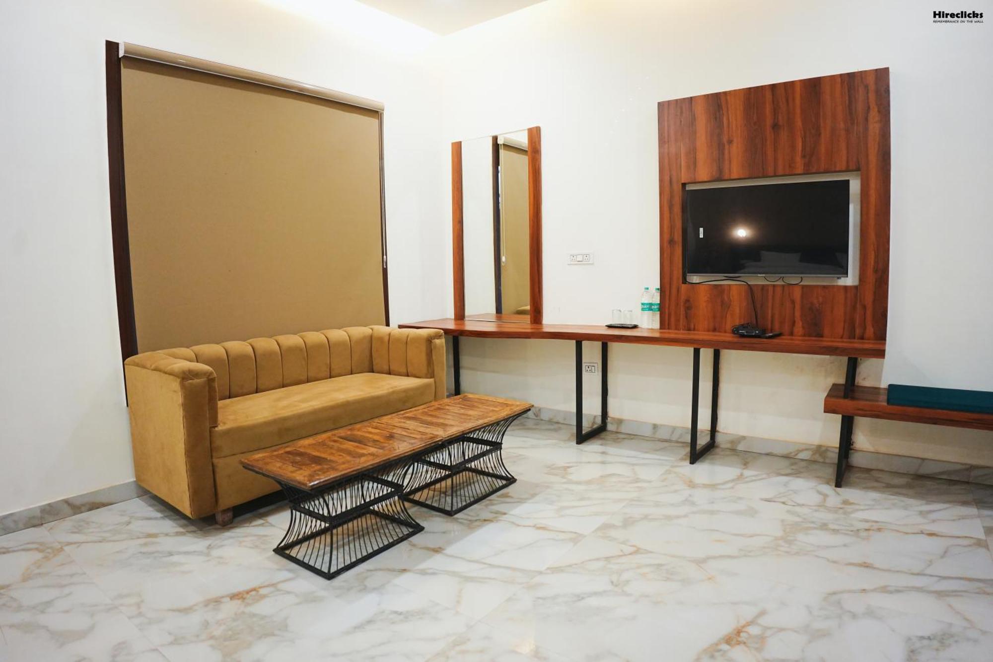 The Krati Resort & Convention Centre Bareilly Exteriör bild