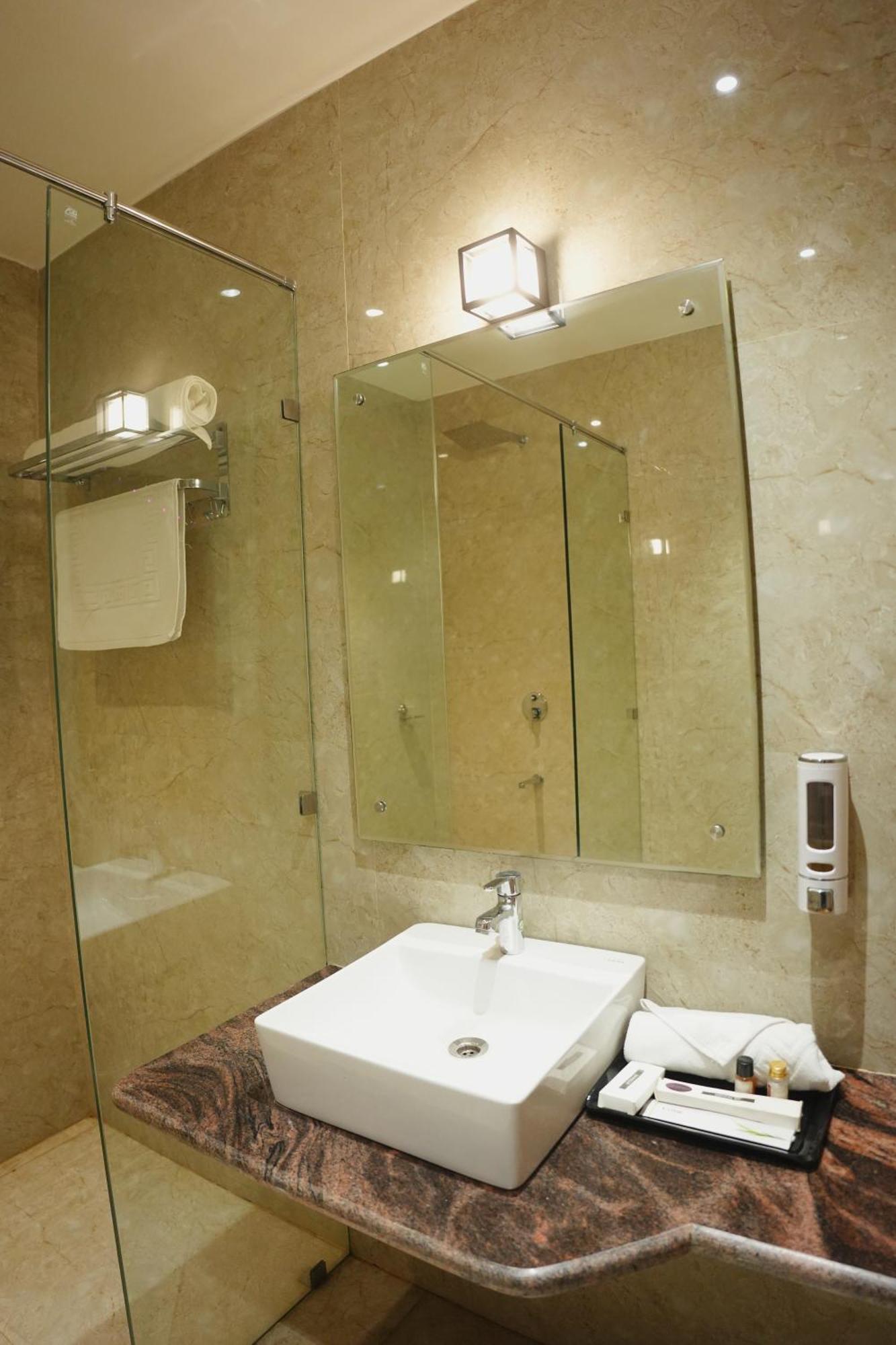 The Krati Resort & Convention Centre Bareilly Exteriör bild